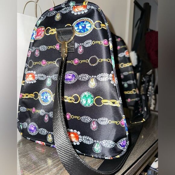 Moschino Limited Edition Holiday Duffel Bag TOY 2 TRAVEL SPRAY LOTION SHOWER GEL - Picture 5 of 9